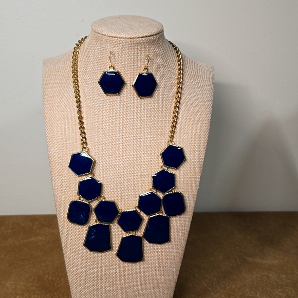 Necklace & earring set - Picture 1 of 10